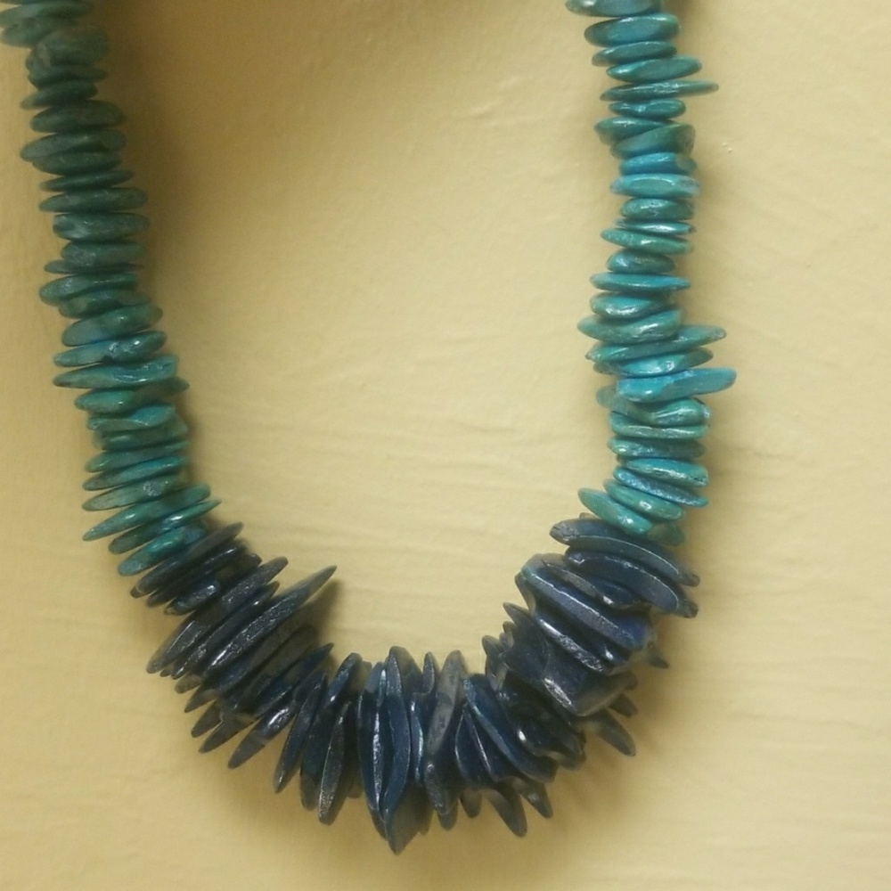 Handmade Green Dark Teal Turquoise Wooden Jag Chip Necklace - Picture 4 of 8